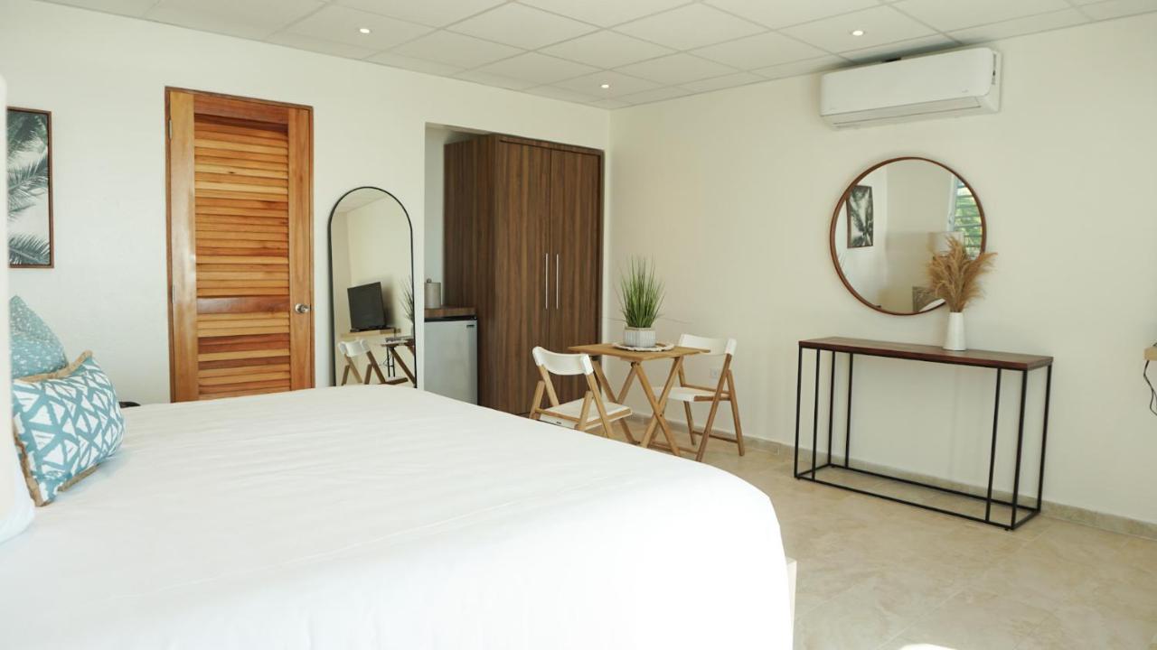 Tres Palmas By La Cambija Hotel Rincon Exterior photo